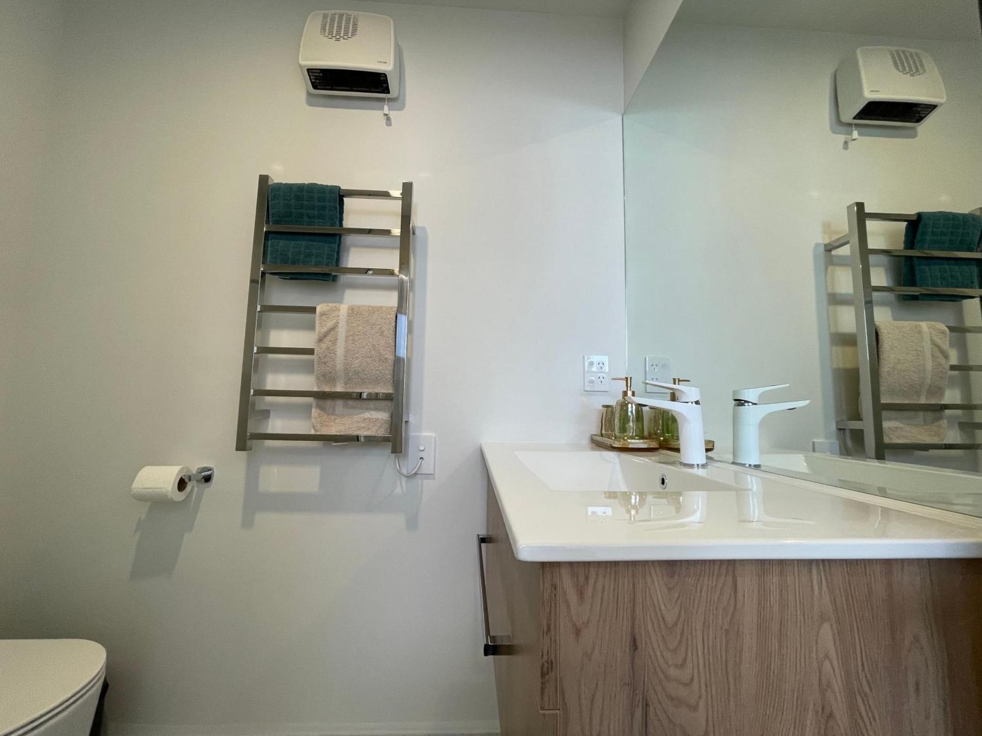 Luxury 2 Bedroom Townhouse Opposite Merivale Mall Christchurch Buitenkant foto
