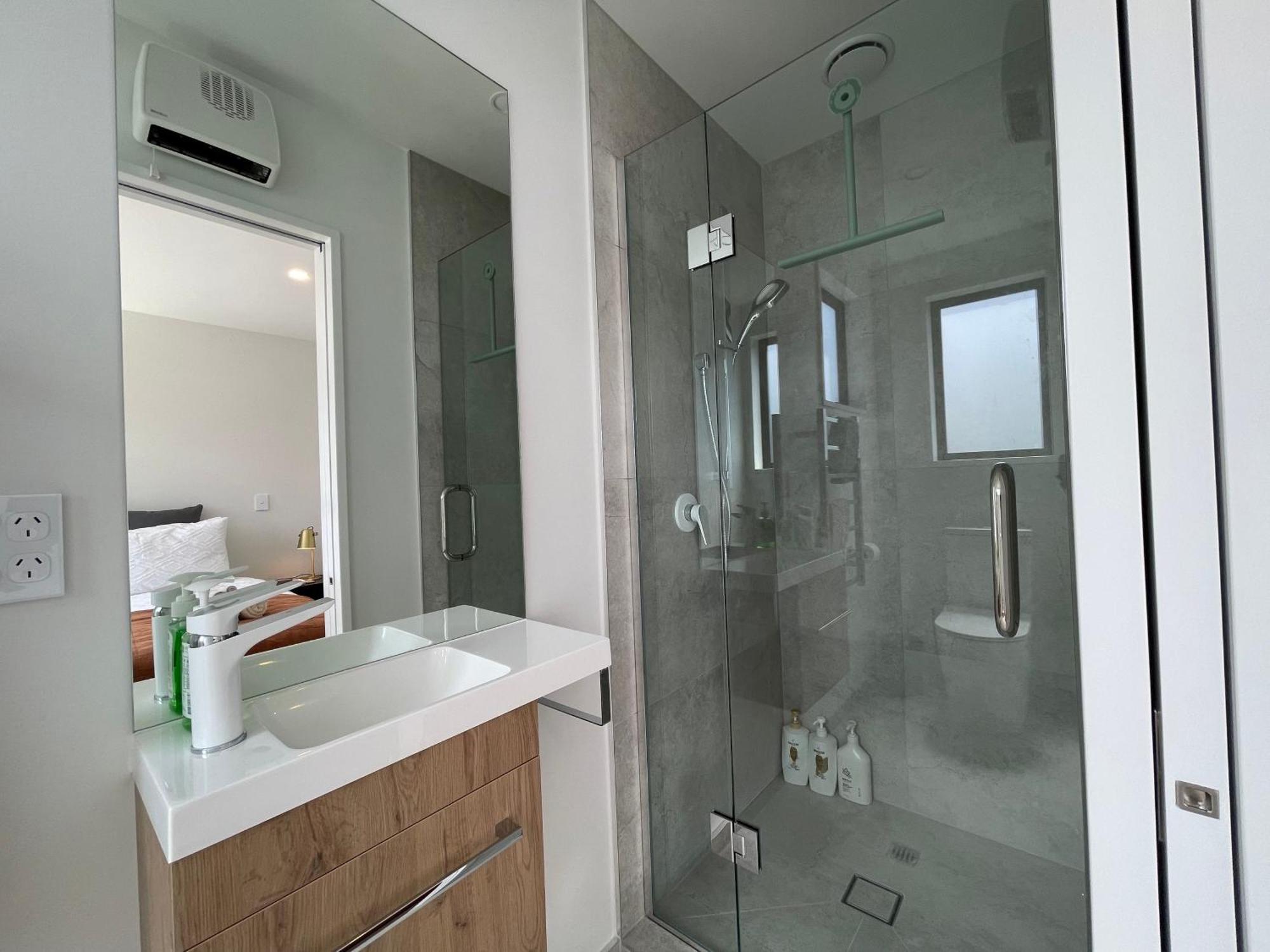 Luxury 2 Bedroom Townhouse Opposite Merivale Mall Christchurch Buitenkant foto